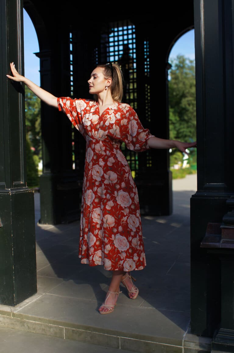 sukienka wizytowa z jedwabiu