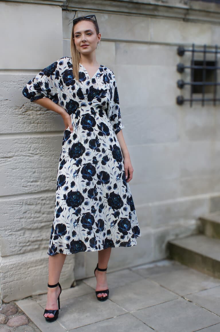 sukienka wizytowa z jedwabiu