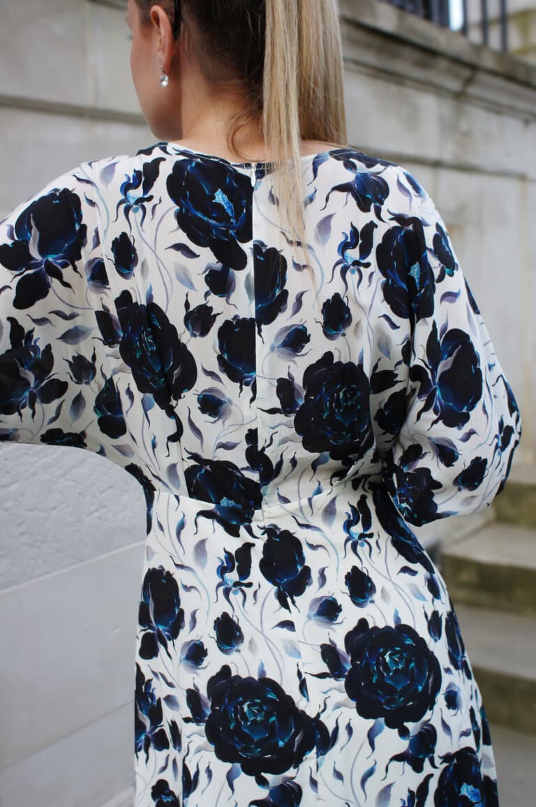 sukienka wizytowa z jedwabiu