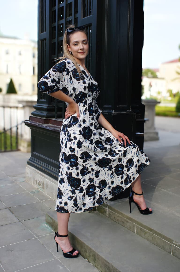 sukienka wizytowa z jedwabiu