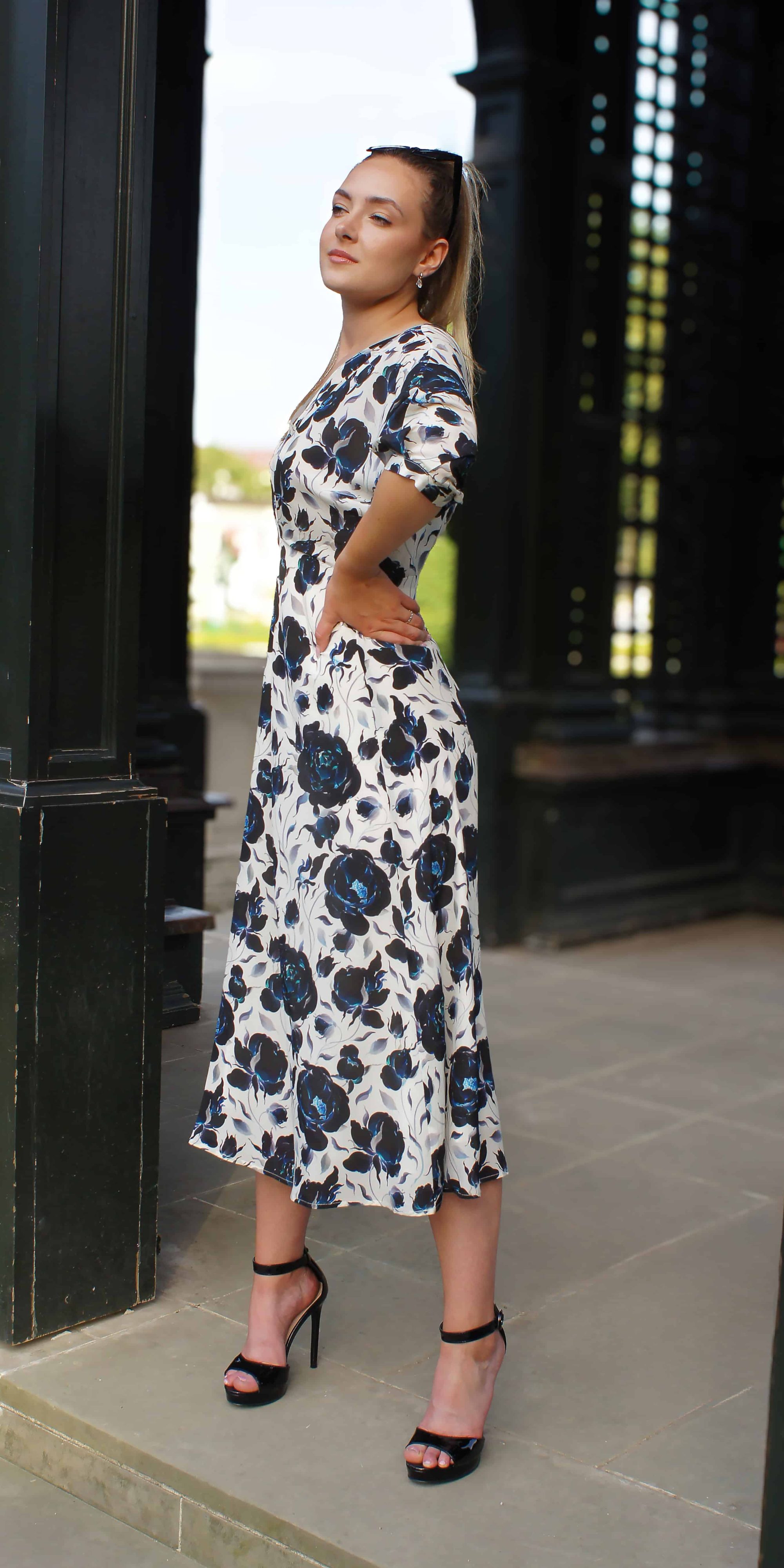 sukienka wizytowa z jedwabiu